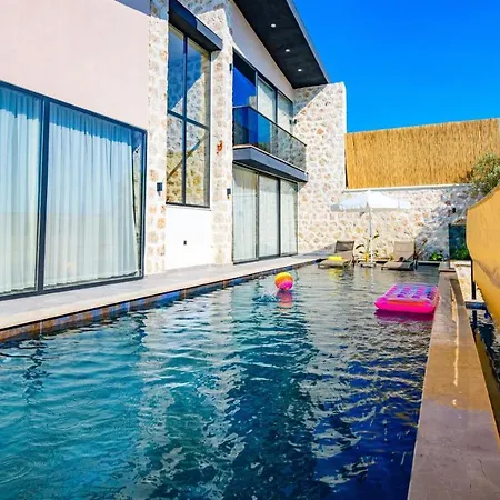 Zen - 2 Bedroom With Jacuzzi In Kalkan Caykoey